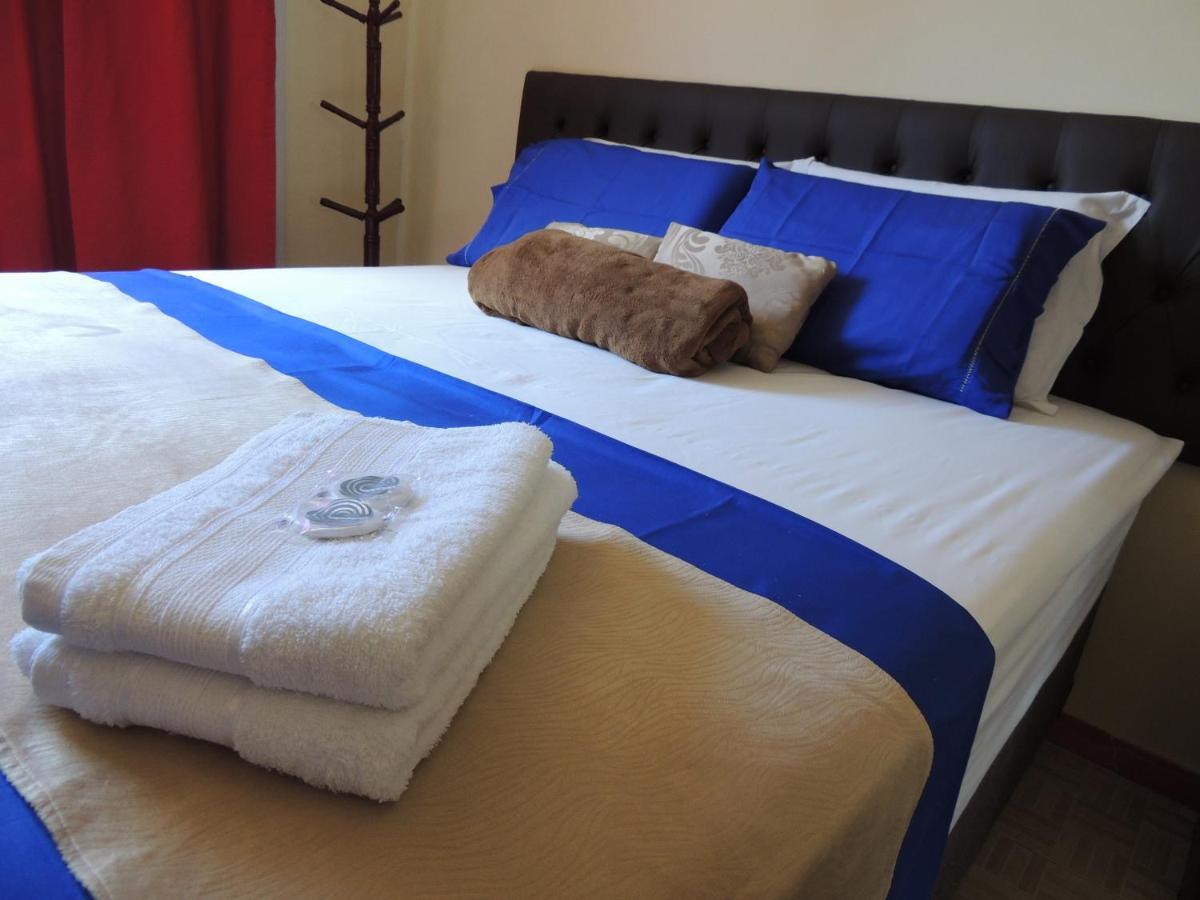 Quartos Em Casa In Caxias Da Paraiso Duque de Caxias Eksteriør bilde