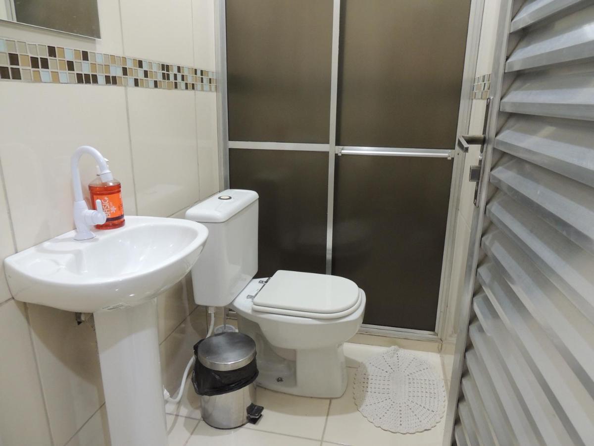 Quartos Em Casa In Caxias Da Paraiso Duque de Caxias Eksteriør bilde